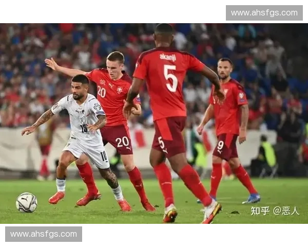 里昂迎战国际米兰激战正酣 双方力争小组出线关键战役