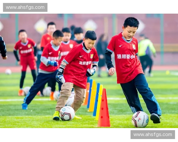围绕全国青少年校园足球联赛构建多元融合育人发展新格局战略路径